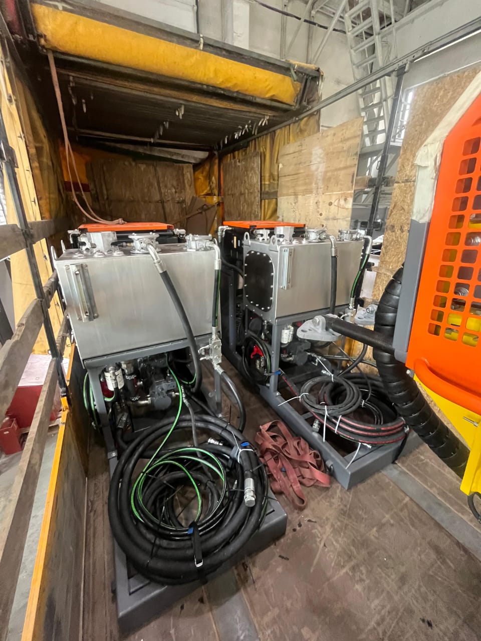 U6 hydraulic power units packed